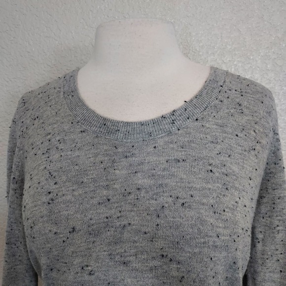 ⭐️5/$20 LOFT Gray Long Sleeve Knit Pullover Sweater Size M - Picture 3 of 10